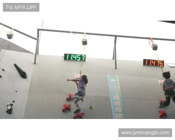 粤攀岩锦标赛深圳开赛 高手岩壁竞速 粤攀岩锦标赛深圳开赛 高手岩壁竞速